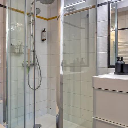 Bienvenue Au Solenne Votre Pied-a-terre De Charme Au Coeur De *