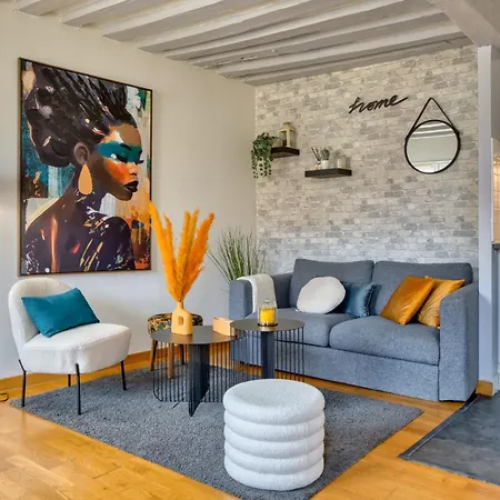 Апартаменты Bienvenue Au Solenne Votre Pied-a-terre De Charme Au Coeur De Руан