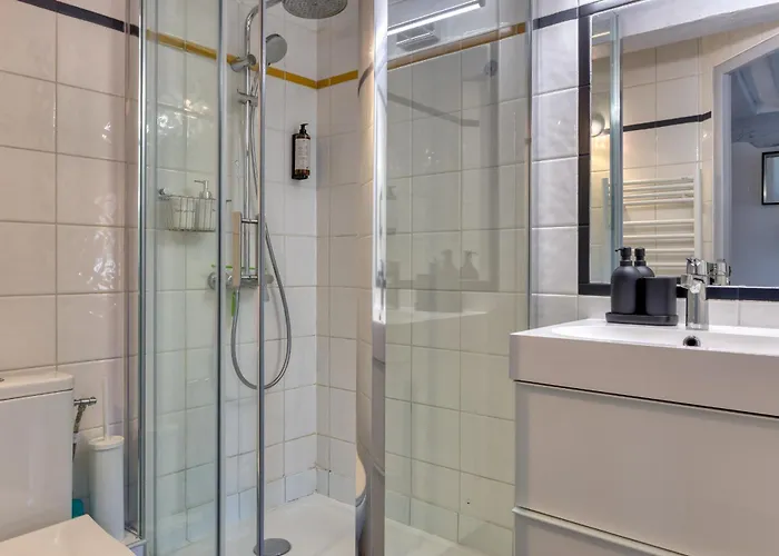 Bienvenue Au Solenne Votre Pied-a-terre De Charme Au Coeur De *