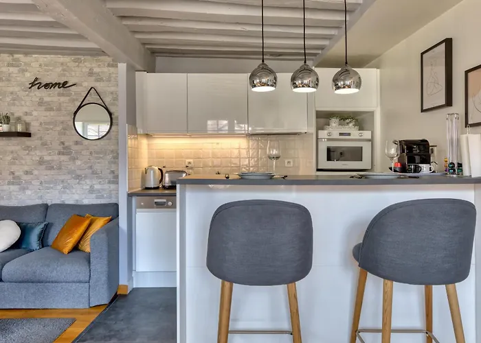 Appartement Bienvenue Au Solenne Votre Pied-a-terre De Charme Au Coeur De *