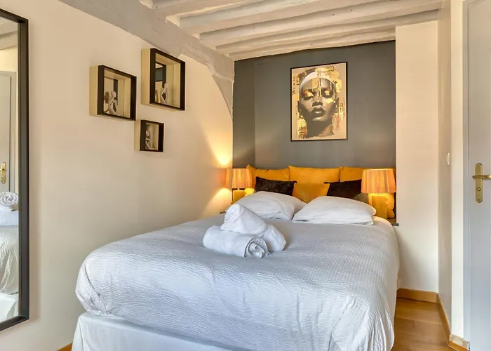 Appartement Bienvenue Au Solenne Votre Pied-a-terre De Charme Au Coeur De