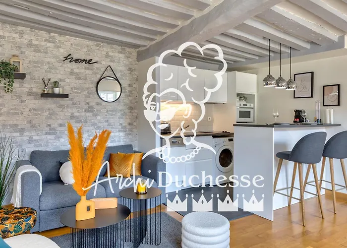 Bienvenue Au Solenne Votre Pied-a-terre De Charme Au Coeur De *