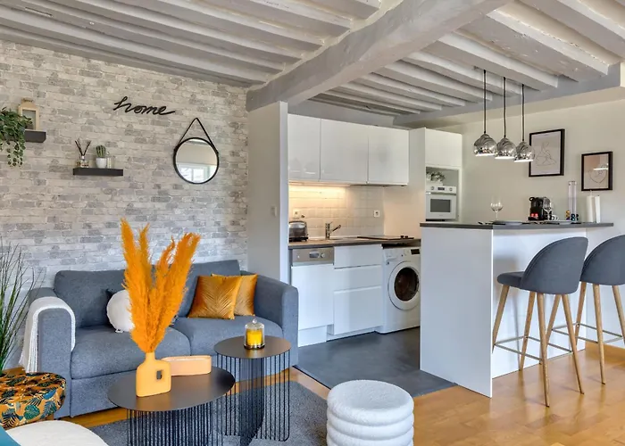 Bienvenue Au Solenne Votre Pied-a-terre De Charme Au Coeur De Appartement